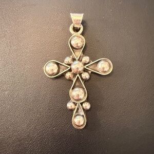 .925 MEXICAN SILVER CROSS PENDANT